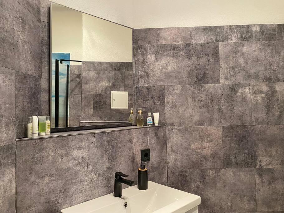 Innenstadt Refugium In Ruhiger Wasserlage+Balkon Leipzig Exterior foto
